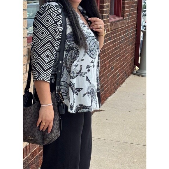 Rose + Olive Blouse Women Plus 1X Geometric Art to Wear Flowy 3/4 Sleeve Top - Picture 12 of 13